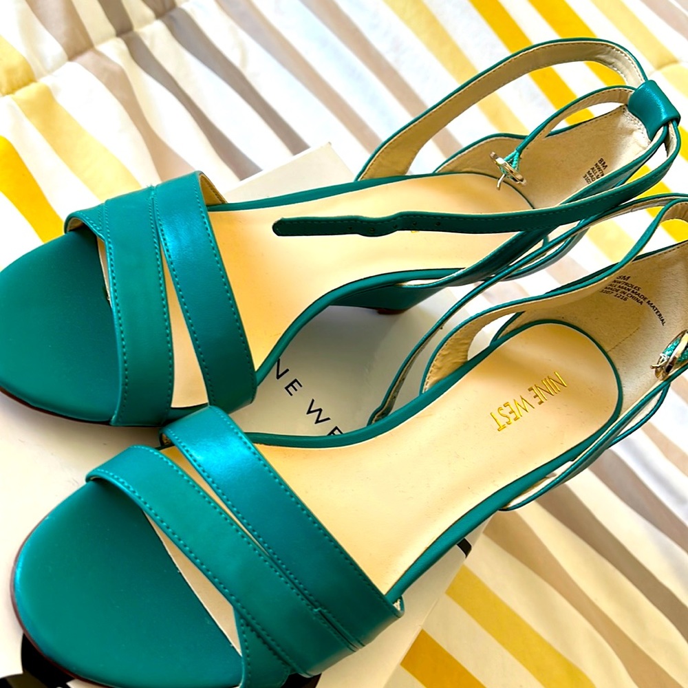Brand NEW wedge sandal